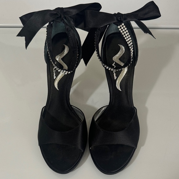 Nina Elegant Black Heels with Rhinestone Details - Picture 1 of 6